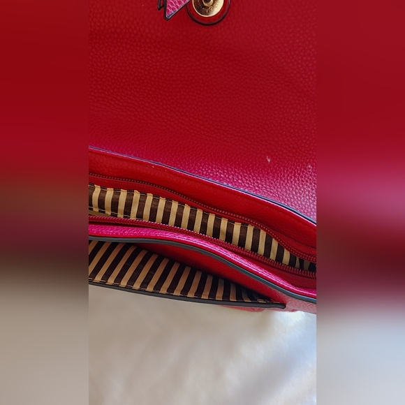 ❤️𝐕𝐢𝐛𝐫𝐚𝐧𝐭 𝐂𝐫𝐢𝐦𝐬𝐨𝐧 𝐐𝐮𝐢𝐥𝐭𝐞𝐝 𝐂𝐫𝐨𝐬𝐬𝐛𝐨𝐝𝐲 𝐁𝐚𝐠 - Picture 5 of 16